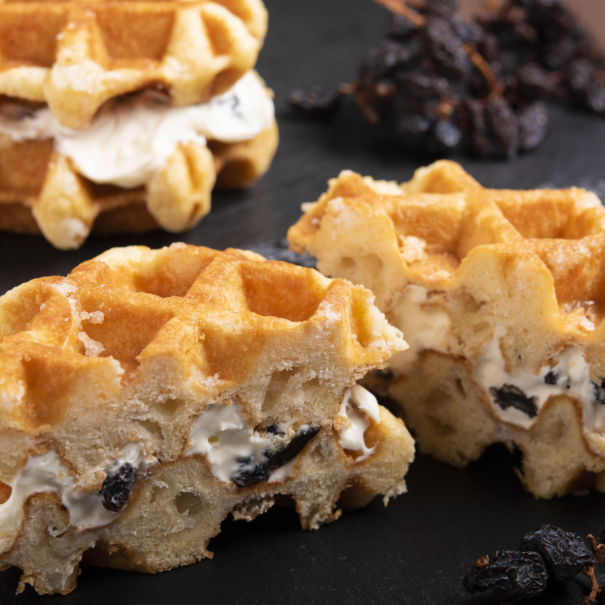 ベルギーワッフル クリームチーズサンド